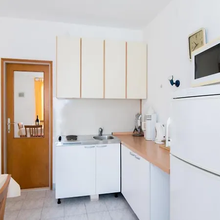 Veve - One Bedroom With Terrace Sea View Nensi St