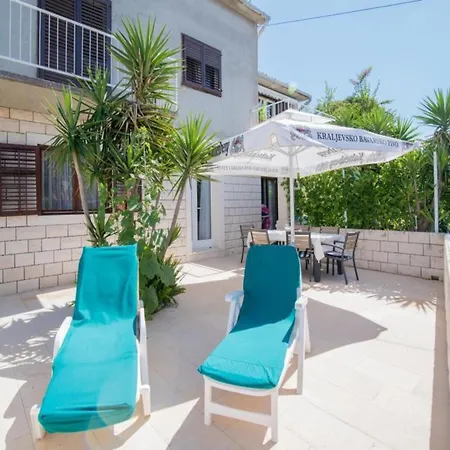 Veve - One Bedroom With Terrace Sea View Nensi St 아파트